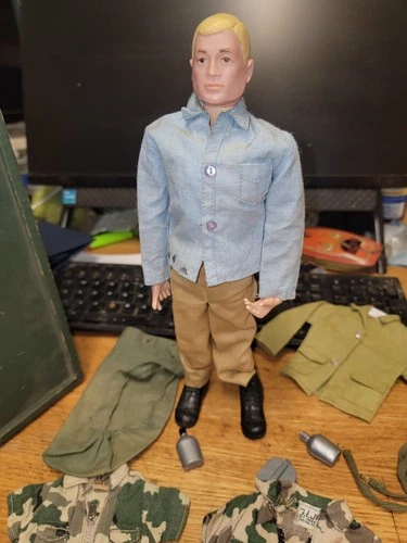 VINTAGE 1964 HASBRO 12" ORIGINAL G I JOE BLONDE WITH FOOTLOCKER AND SOME PARTS