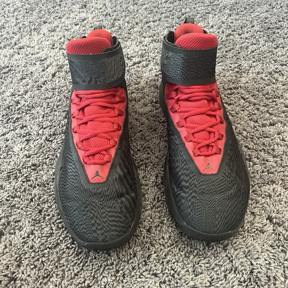 Jordan Fly Unlimited Zapatos Antracita Gimnasio Rojo Negro AA1282-011 Hombre’s Talla 12 Foto 3 de 4