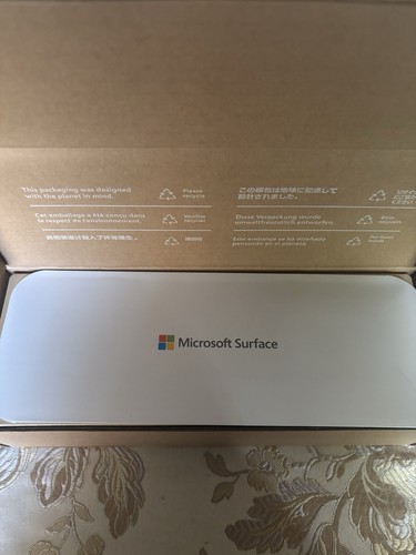 Microsoft Surface Thunderbolt 4 Dock - Black (T8H-00001) - 第 3/3 張圖片