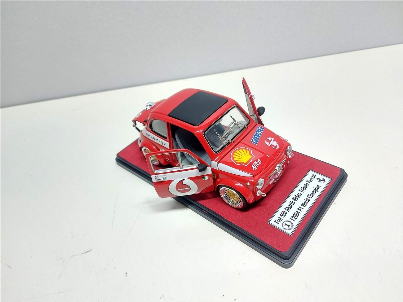 Foto 7 di 8