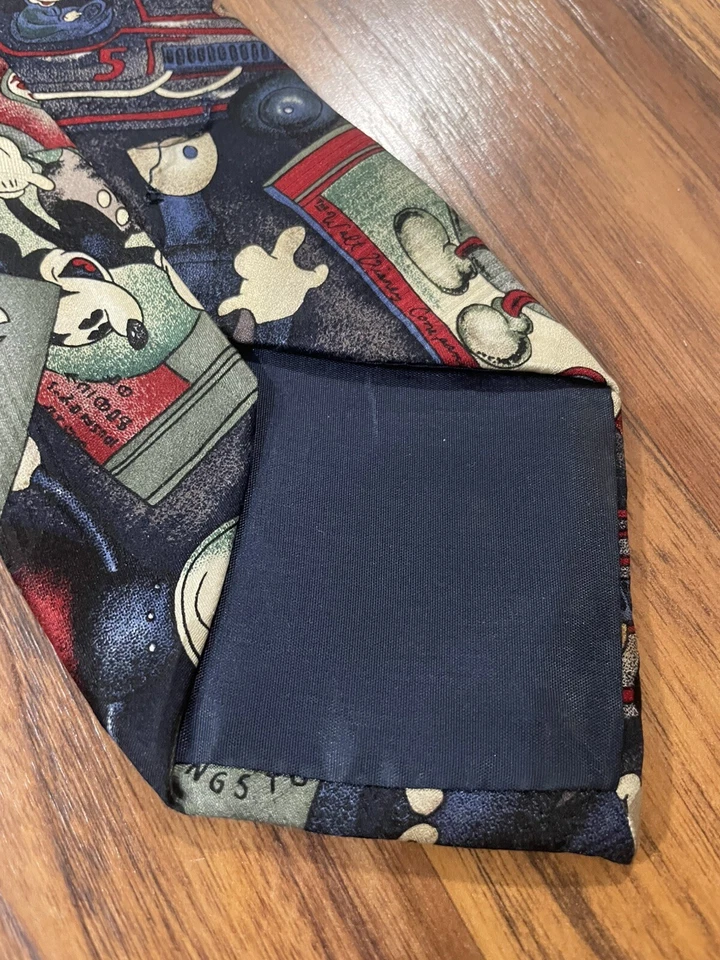 Corbata diseño Disney by Atlas Mickey Mouse El conjunto 100% seda hecha en Suecia Foto 3 de 3