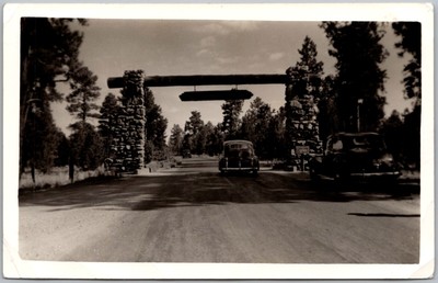 P4 Photo 1940s Grand Canyon National Park Entrance Cars Entering 6'' x 3.75''