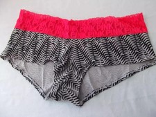 vtg panties lingerie Victoria's Secret soft pink lace blk boy shorts hipster M
