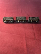 (3) HO Scale Roundhouse Ore Cars C&O With Loads And Kadee Knuckle Couplers