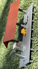 Vintage HO Scale Train Platform Station 7" w Figure Bench Booth
