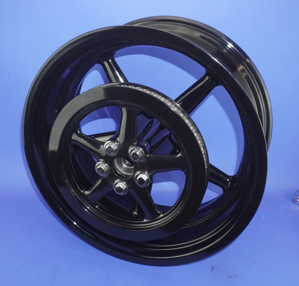 Harley 2008 - 2011 摇滚轮亮面黑色粉末外套交换计划 — 第 3/4 张图片