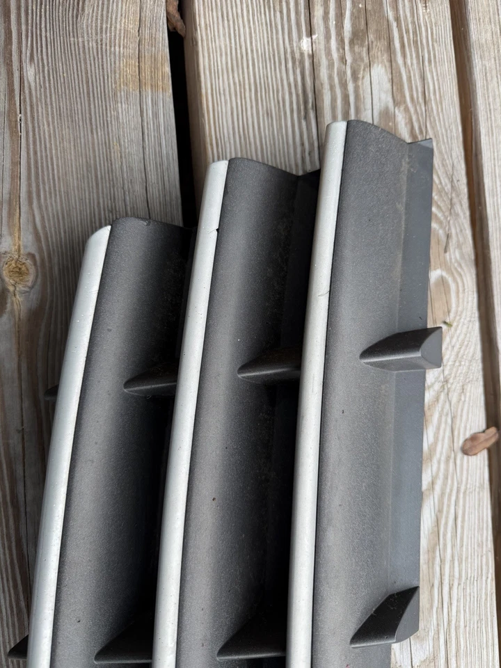 Chrysler Crossfire 2004-2008 parrilla superior delantera capó parachoques OEM 04-08 Foto 2 de 4