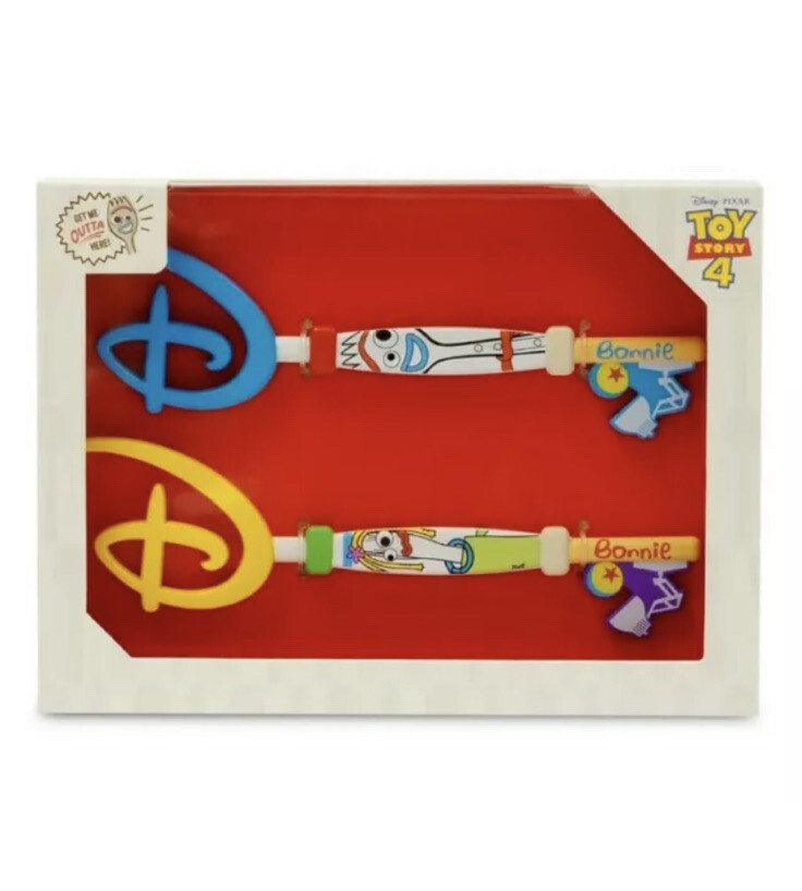 Disney Toy Story 4 Forky and Karen Beverly Collectible Key Set New