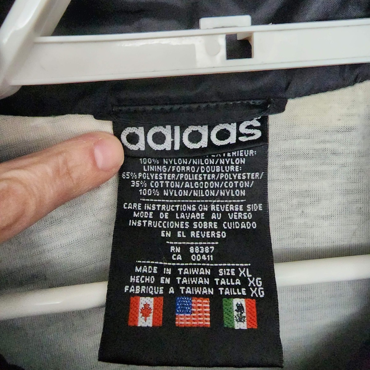 Vtg Adidas Mens XL Windbreaker Three Stripe Full Zip Jacket Vtg Adidas Mens XL Windbreaker Three Stripe Full Zip Jacket