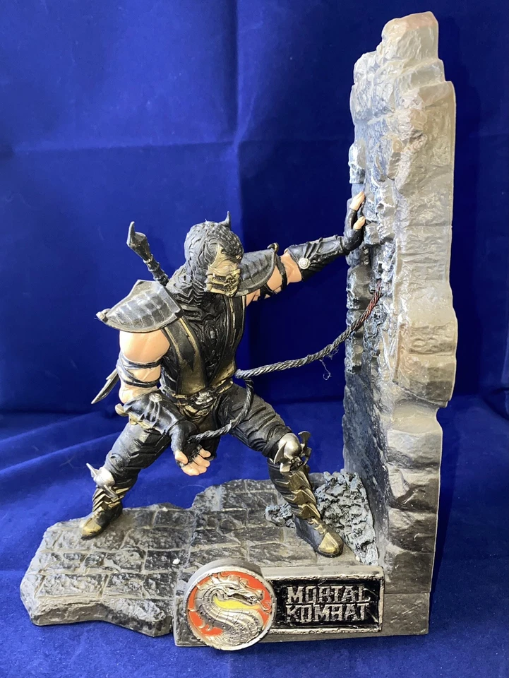 Mortal Kombat 9" Scorpion Sub Zero Book Ends Missing Spear Warner Bros. 2011 Foto 2 de 4