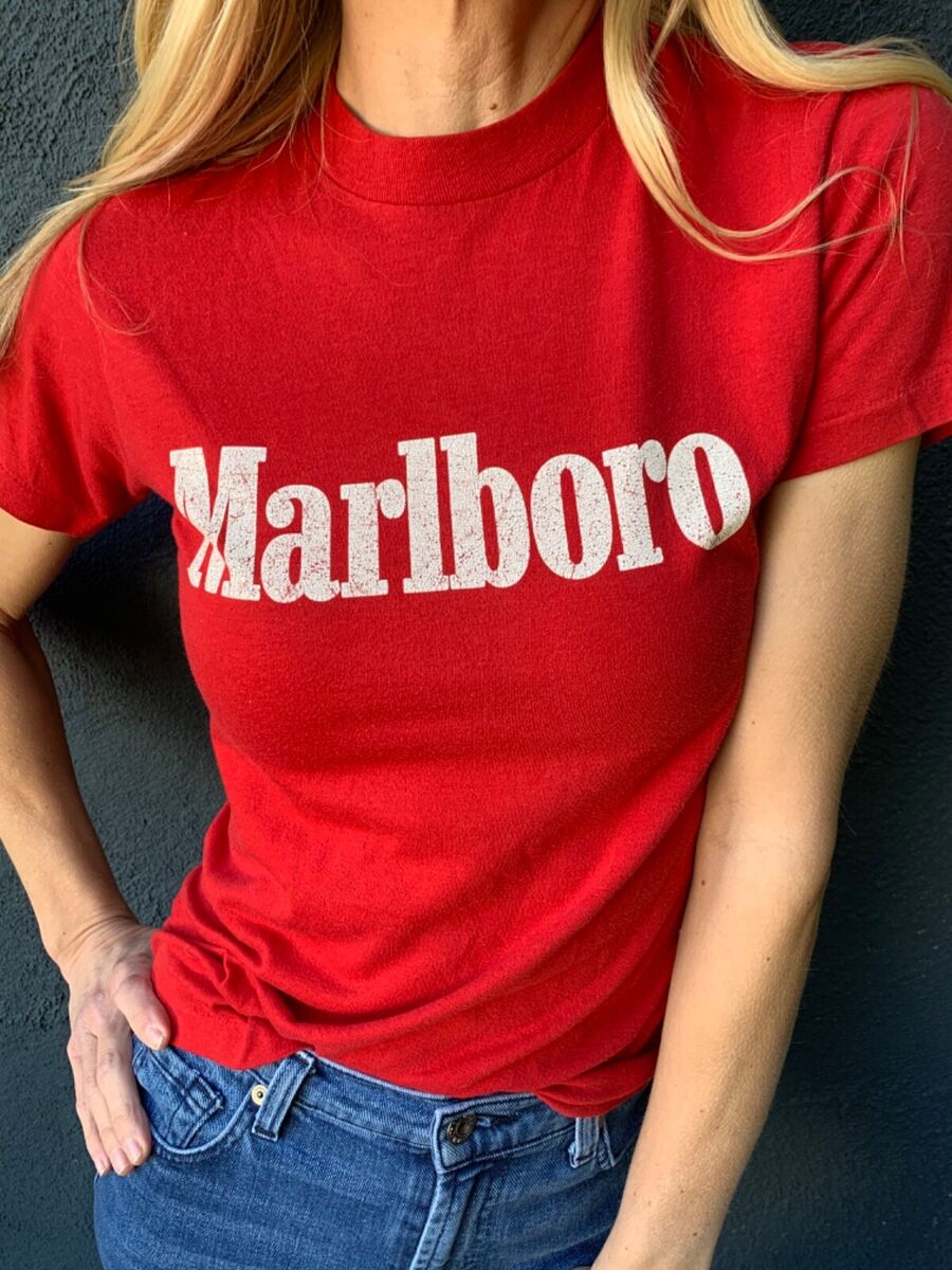 70s - 80s VINTAGE MARLBORO CIGARETTES RED T-SHIRT ADULT SIZE 70s - 80s VINTAGE MARLBORO CIGARETTES RED T-SHIRT ADULT SIZE