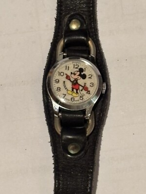 ミッキーマウス　Bradley Mickey Mouse Watch s-l400.jpg