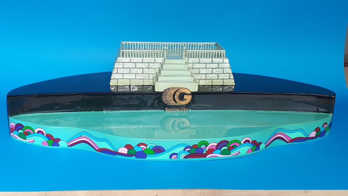 ビートルズ イエローサブマリン Gartlan USA Inc RARE GARTLAN BEATLES YELLOW SUBMARINE DISPLAY STAGE (Gartlan USA