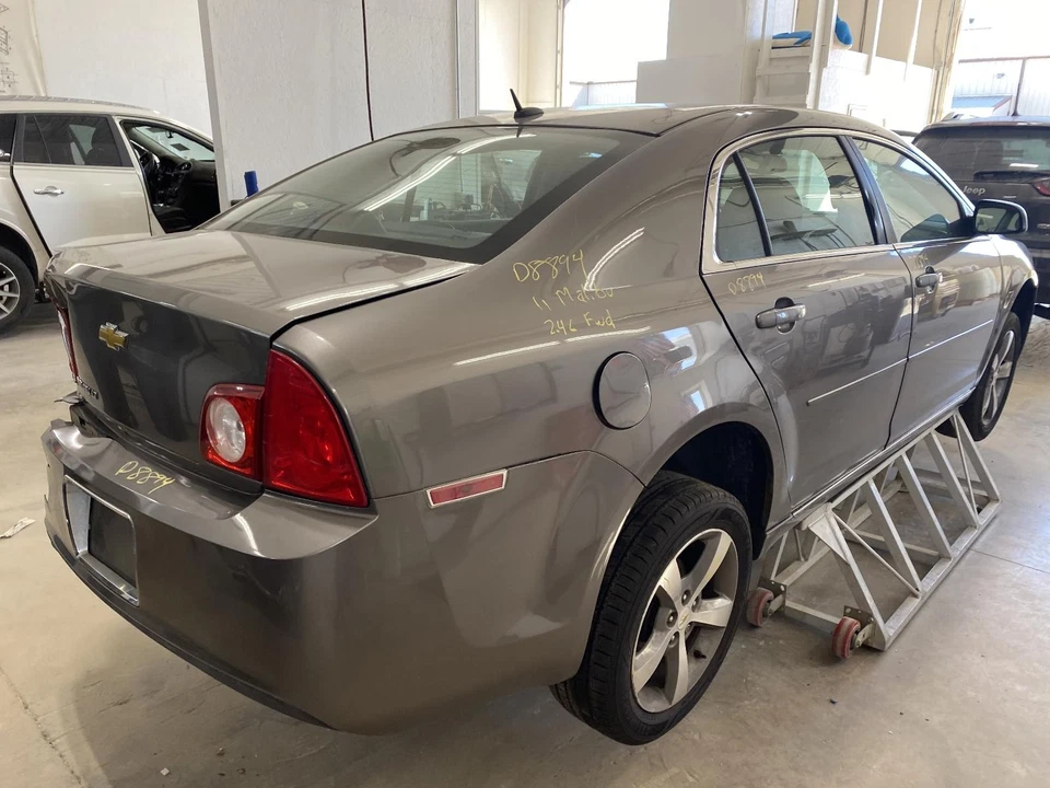 Used Front Right Seat Belt Front fits: 2011 Chevrolet Malibu bucket passenger re Foto 3 de 4