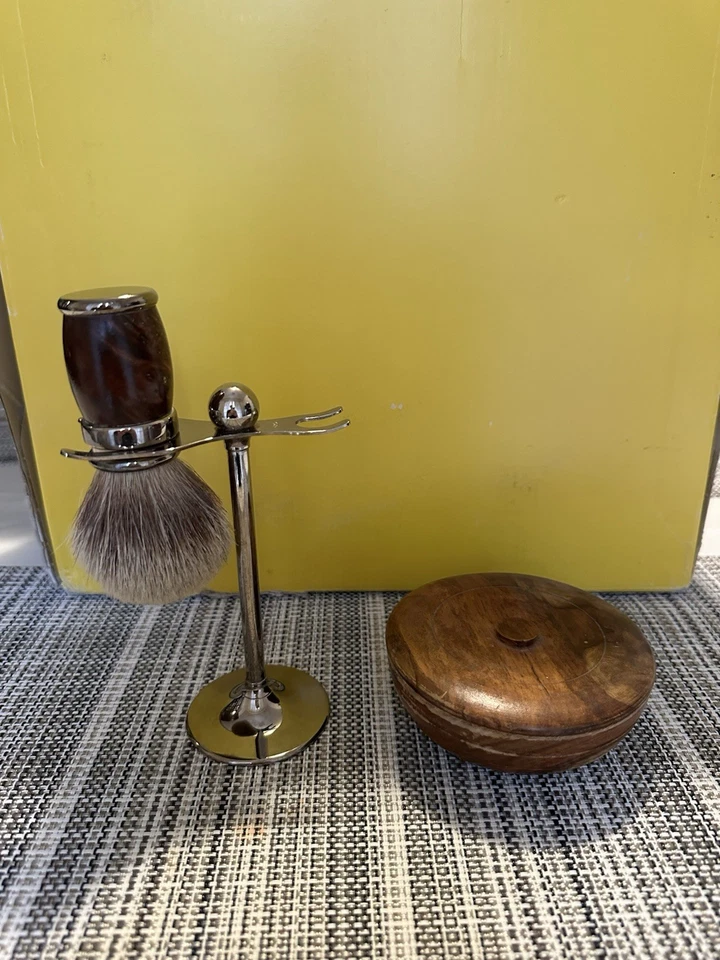 The Art of Shaving-Badger Hair Shaving Brush Wood Handle/Stand/Shaving Bowl - Image 1 of 4