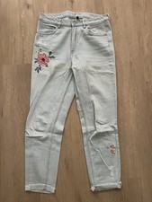 H&M Mom Jeans mit Blumenstickerei & Fransen  ...