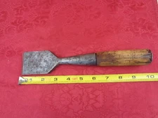 VINTAGE T H WITHERBY 1  15/16 INCH WIDE BUT CHISEL