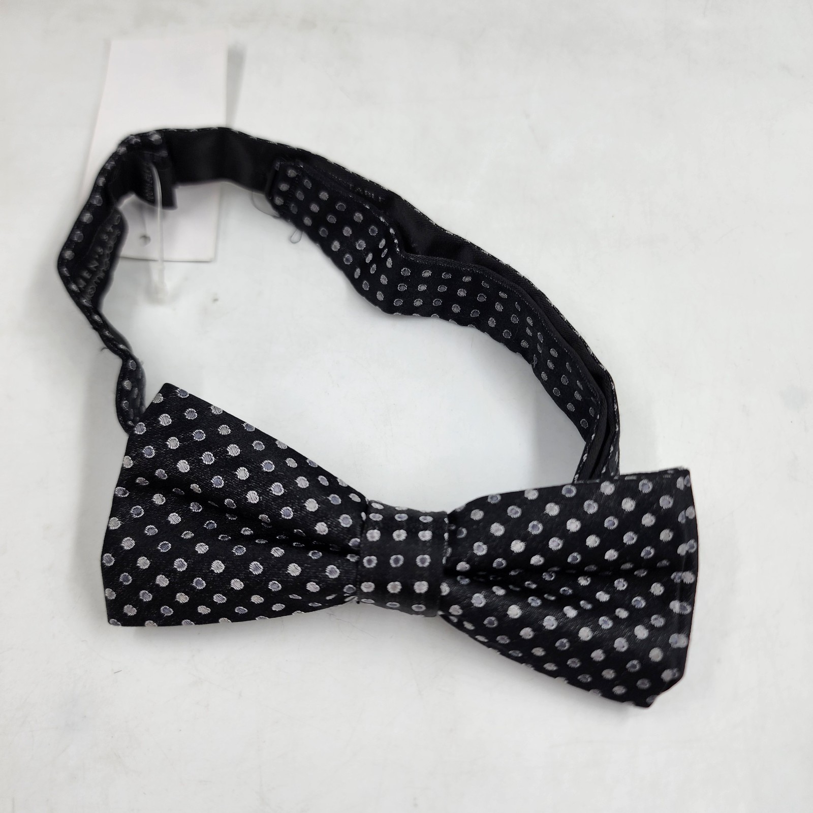 The Mens Store at Bloomingdales - Шелковый галстук-бабочка в горошек, мужской, черный/белый ~