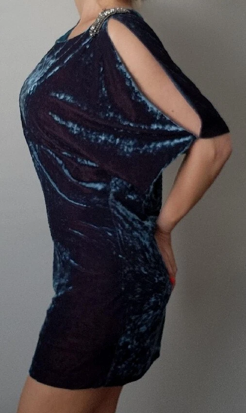 ¡Vestido de fiesta de cóctel con cuentas manga dolman dividida de terciopelo aplastado Aidan Mattox! 6 Foto 2 de 4