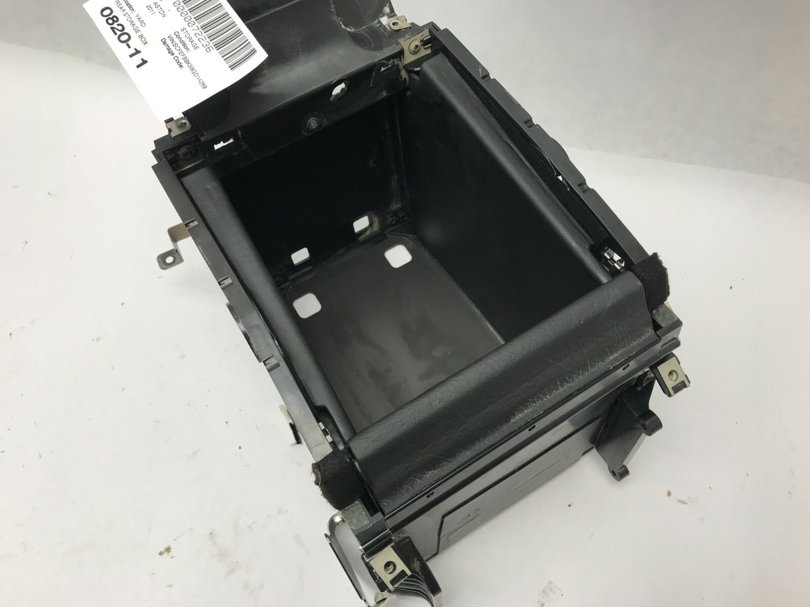 09-16 ASTON MARTIN V8 VANTAGE 4.7 CONVERTIBLE CENTER CONSOLE STORAGE 