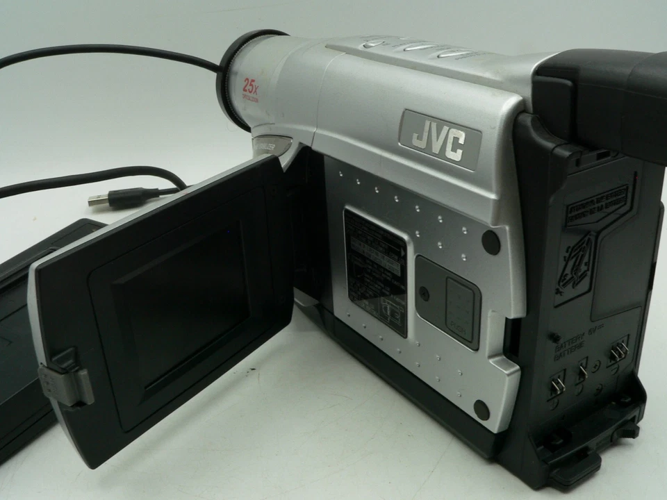 JVC GR-SXM37U COMPACT SUPER VHS-C CAMCORDER 25X OPTICAL ZOOM w Charger Read Desc - Image 2 of 4