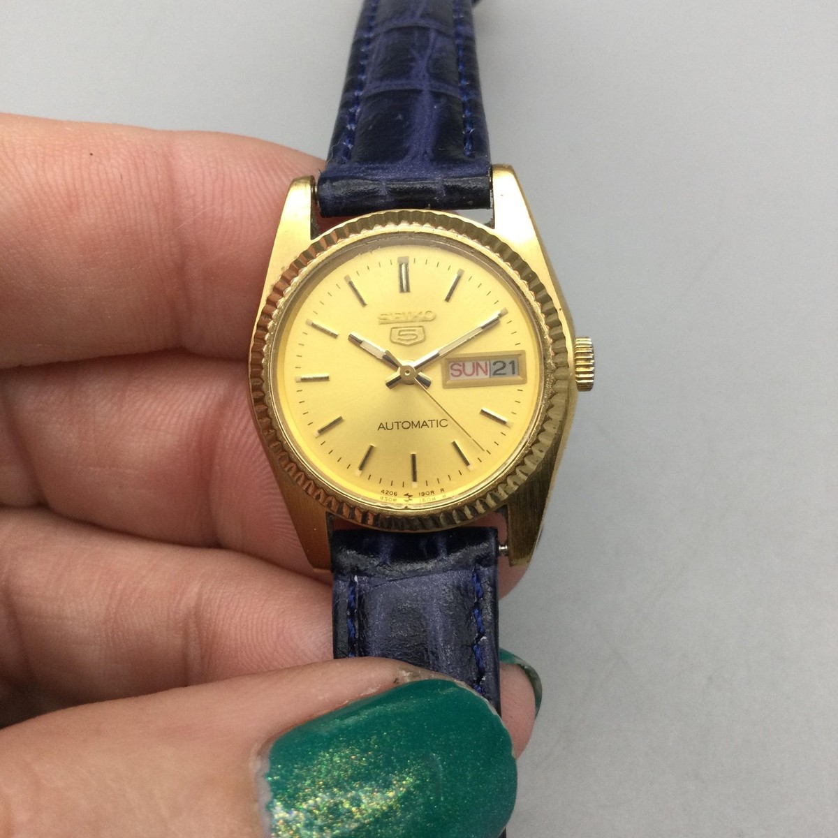 Vintage Seiko 5 Womens Watch 24mm Automatic 4206-0510 NOT RUNNING Vintage Seiko 5 Womens Watch 24mm Automatic 4206-0510 NOT RUNNING