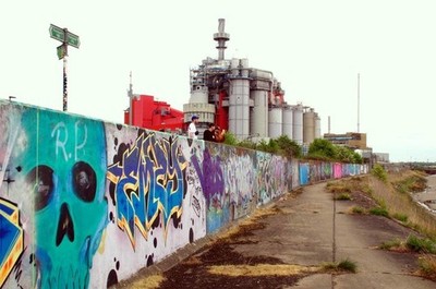 Foto 6x4 Meereswand in der Nähe von Procter & Gamble Grays\/TQ6177 Diese Graffiti Wand c2017