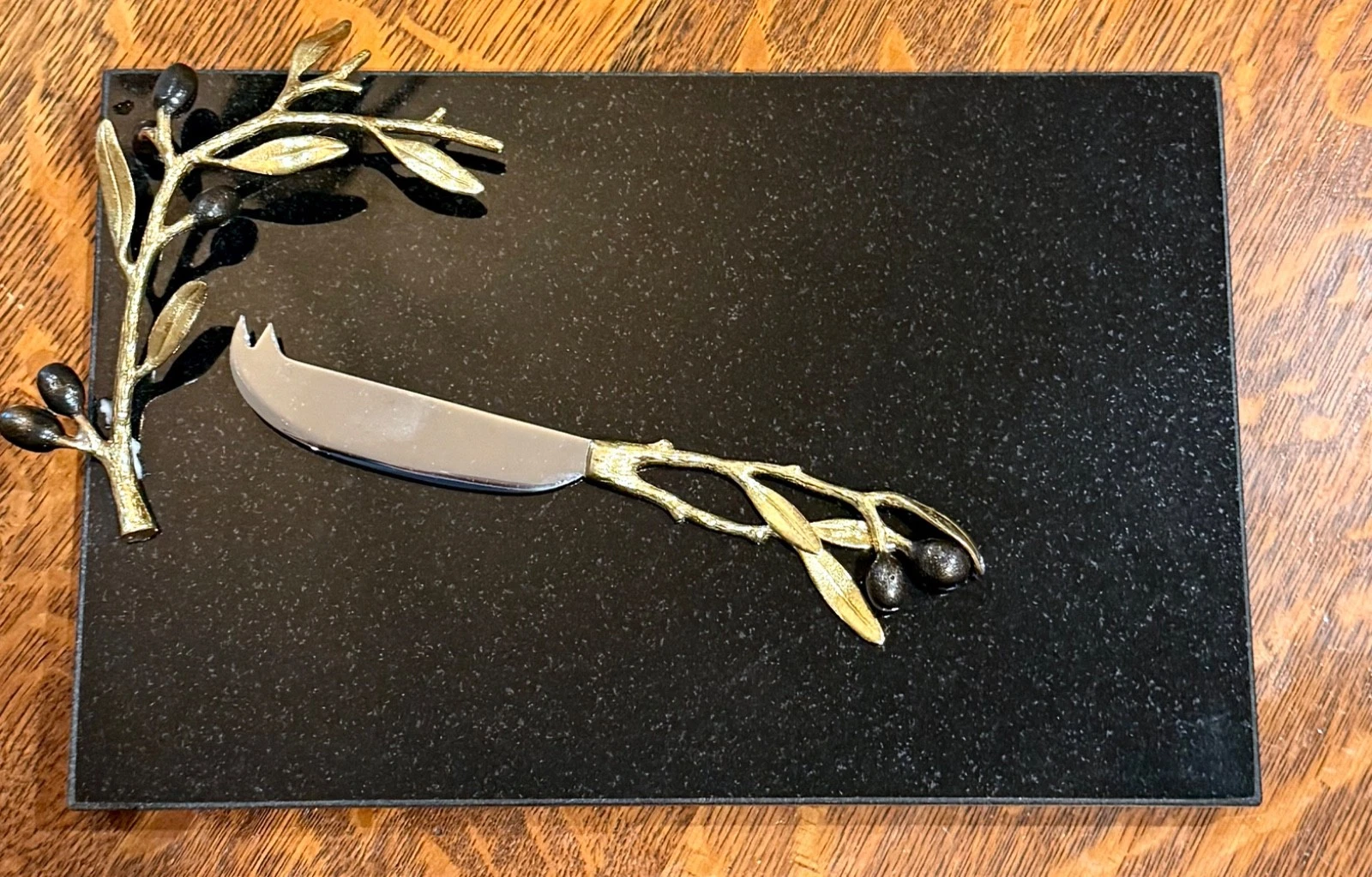 Michael Aram Brass Olive Branch Cheese Board w/ Knife Granite Gold Luxury
Opens in a new window or t