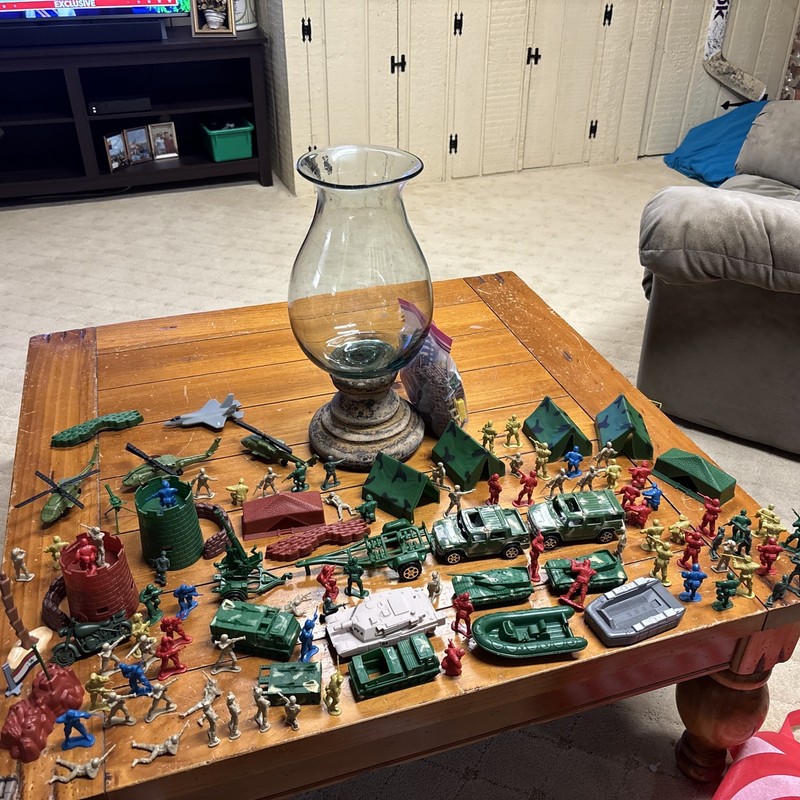 Huge Vintage Army Men Lot 125+ Soldiers Tanks Vehicles PPC Processed Plastic USA
