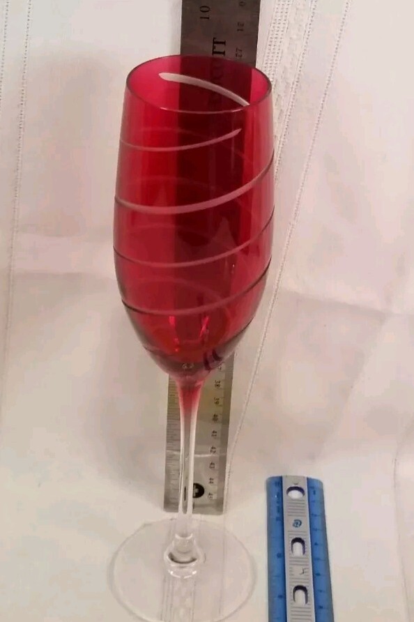 Mikasa Cheers Ruby Red Etched Champagne Glasses swirl