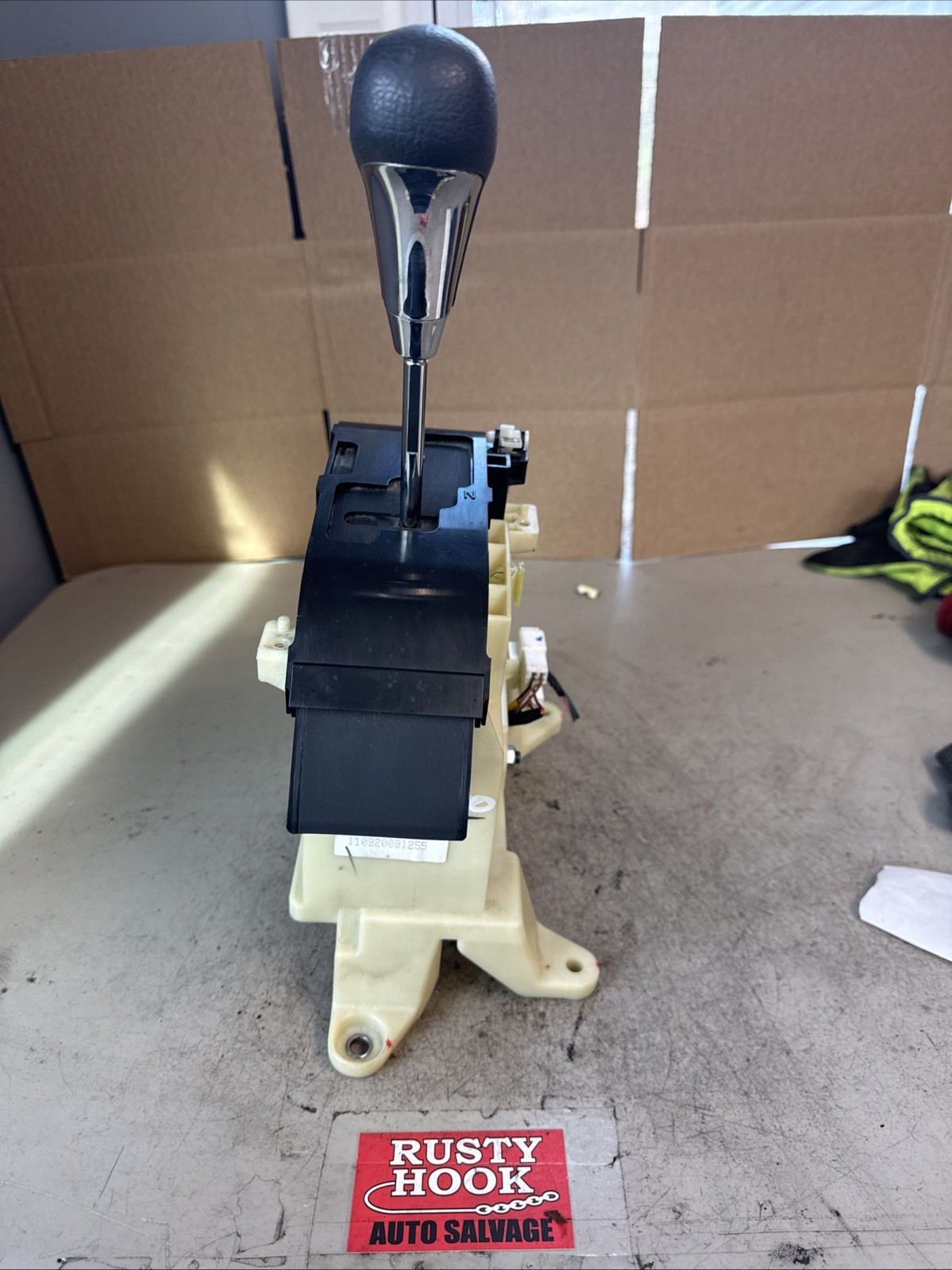 2011 Kia Sorento Automatic Transmission Gear Shift Lever Assembly 46700-1U100VA