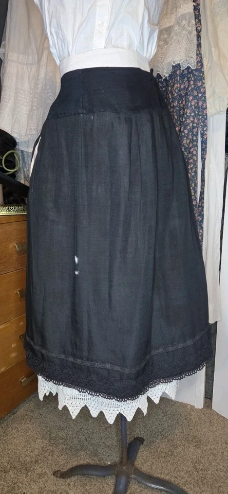 Черная викторианская юбка из хлопковой смеси с красивой кружевной отделкой - Изображение 3 из 4