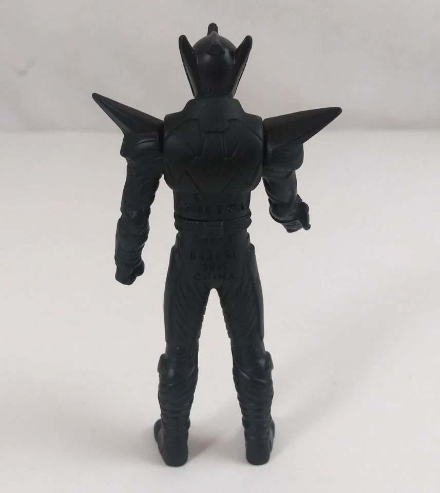 Boneco de vinil Bandai Kamen Rider Hero Series 15 Kabuto Punch Hopper 3,75" - Imagem 3 de 4