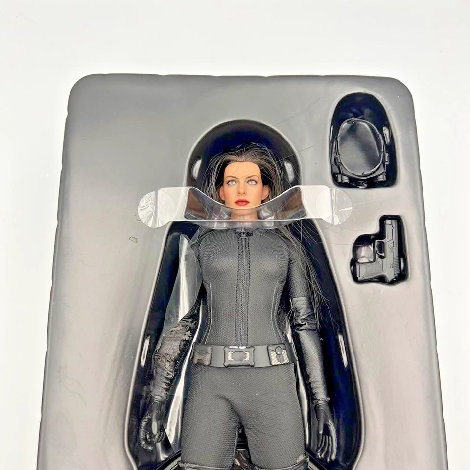 Hot Toys MMS188 猫女 Selina Kyle The Dark Knight Rises 1/6 公仔猫女式 — 第 3/4 张图片