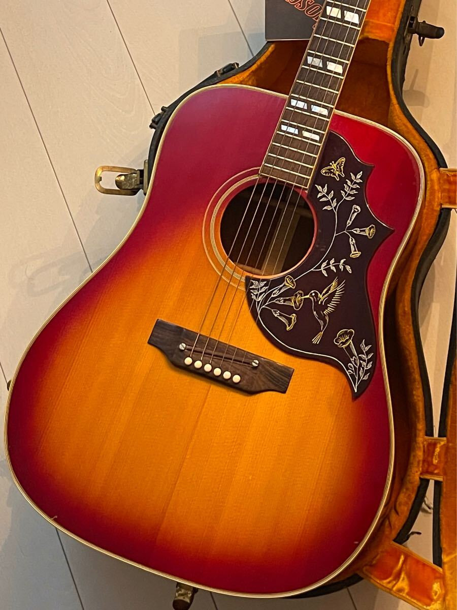 Acoustic Guitar Gibson Hummingbird Cherry Sunburst 1969 with Hard