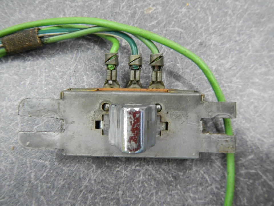 Interruptor de altavoz trasero Buick LeSabre Invicta Wildcat Electra 1962 probado y funciona 62 Foto 3 de 4