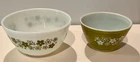 Vintage Pyrex Spring Blossom Green Set Of 2 Nesting Bowls #’s 401, 402  Read