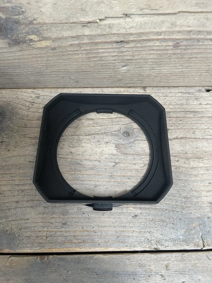 Near mint Pentax PH-SB 82mm Camera Lens Hood For 67 / 6x7 45mm f/4 w/ Case - Image 3 of 4