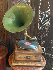 Antique Gramophone, Fully Functional Working Phonograph, win-up record player