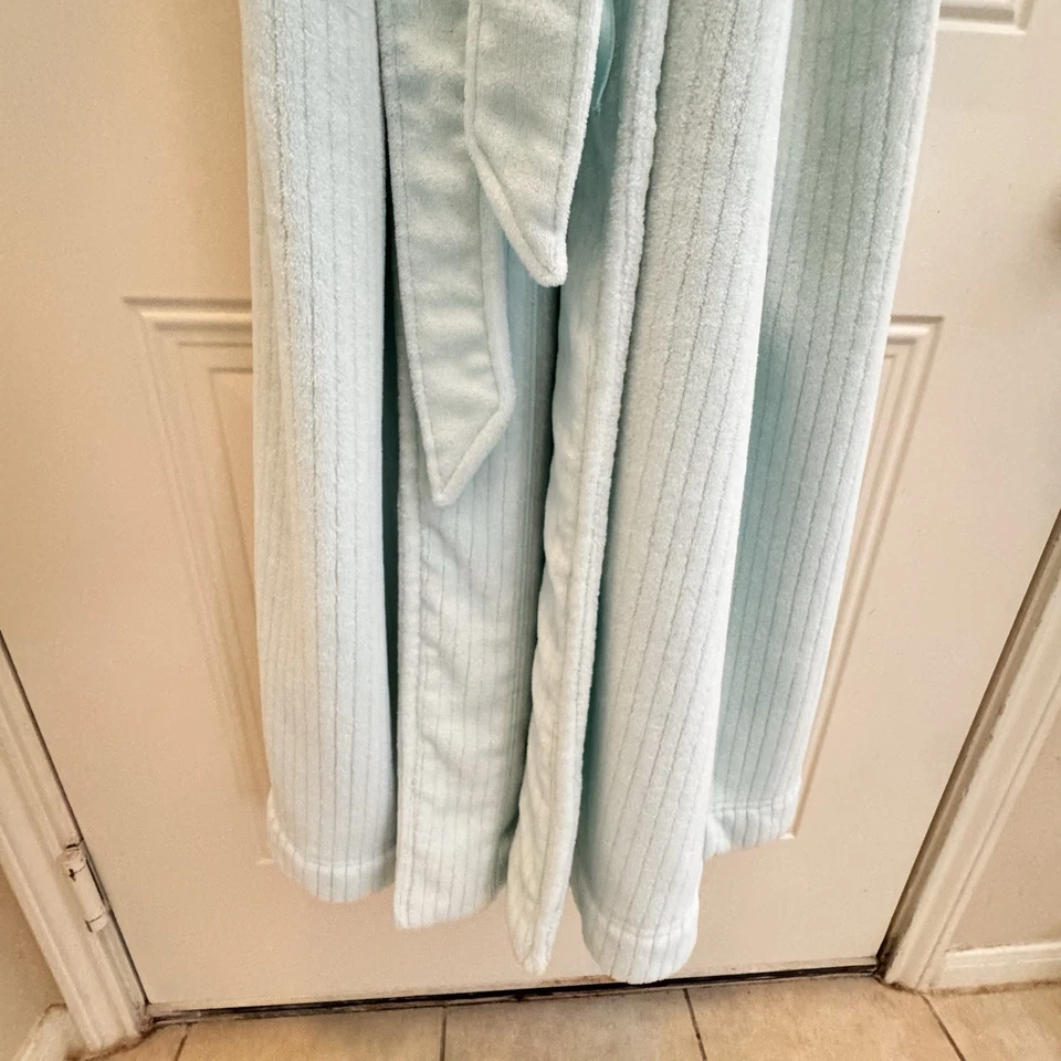 Soft Surroundings Plush Ice Blue Bathrobe M Textured Fleece Wrap Robe - Image 3 of 4