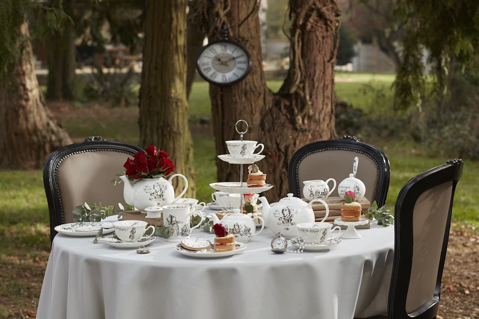 Théière Alice au Pays des Merveilles Porcelaine Fine Blanc 11L 6 tasses Boite... - Photo 3/4