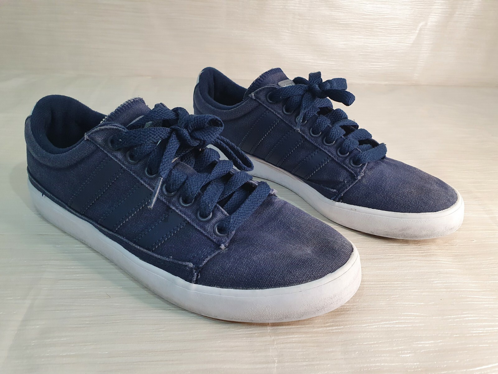 Mens ADIDAS deck shoes/trainers - size 