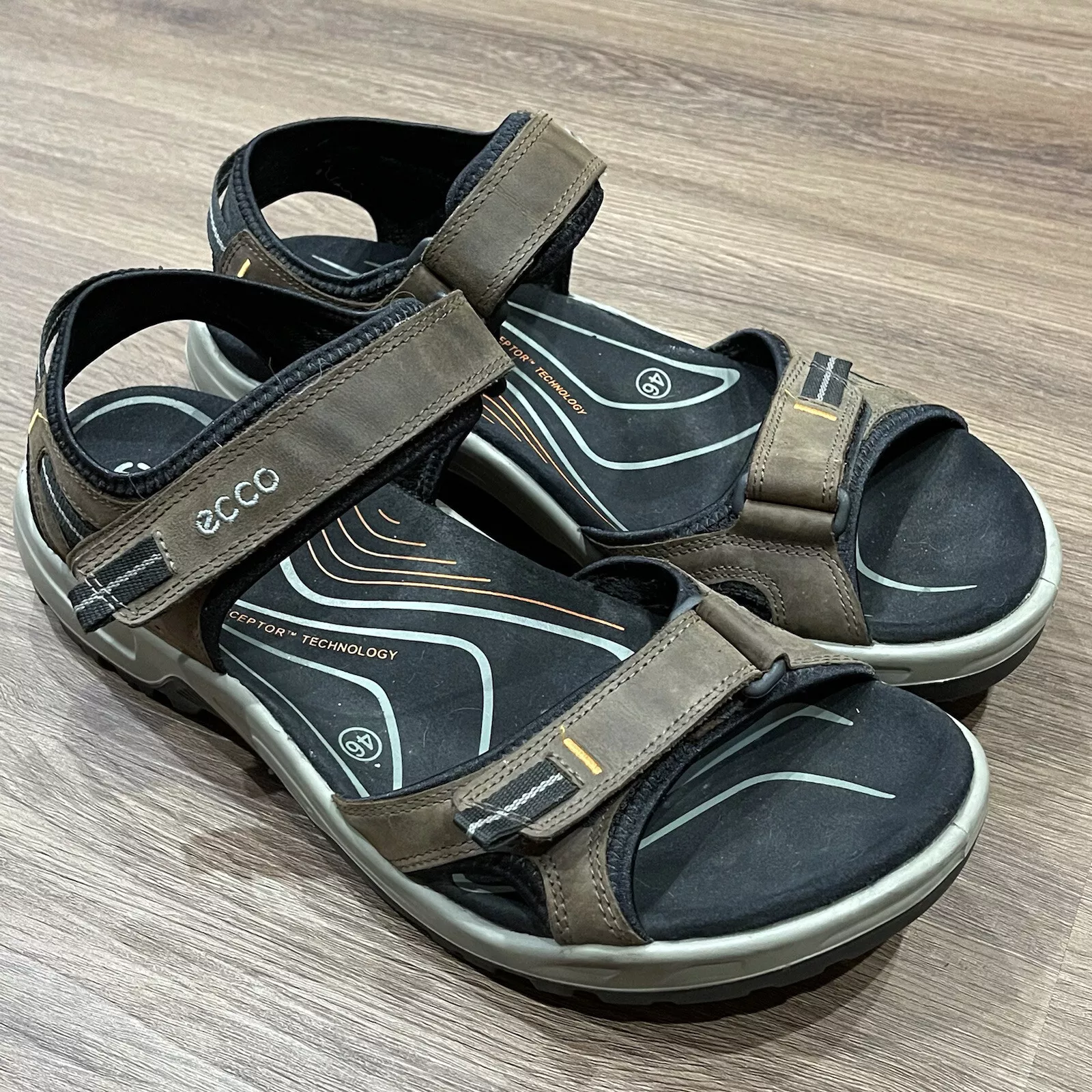 Sandali sportivi ECCO da uomo con tecnologia recettore marrone nero gancio e passante US 12 EU 46