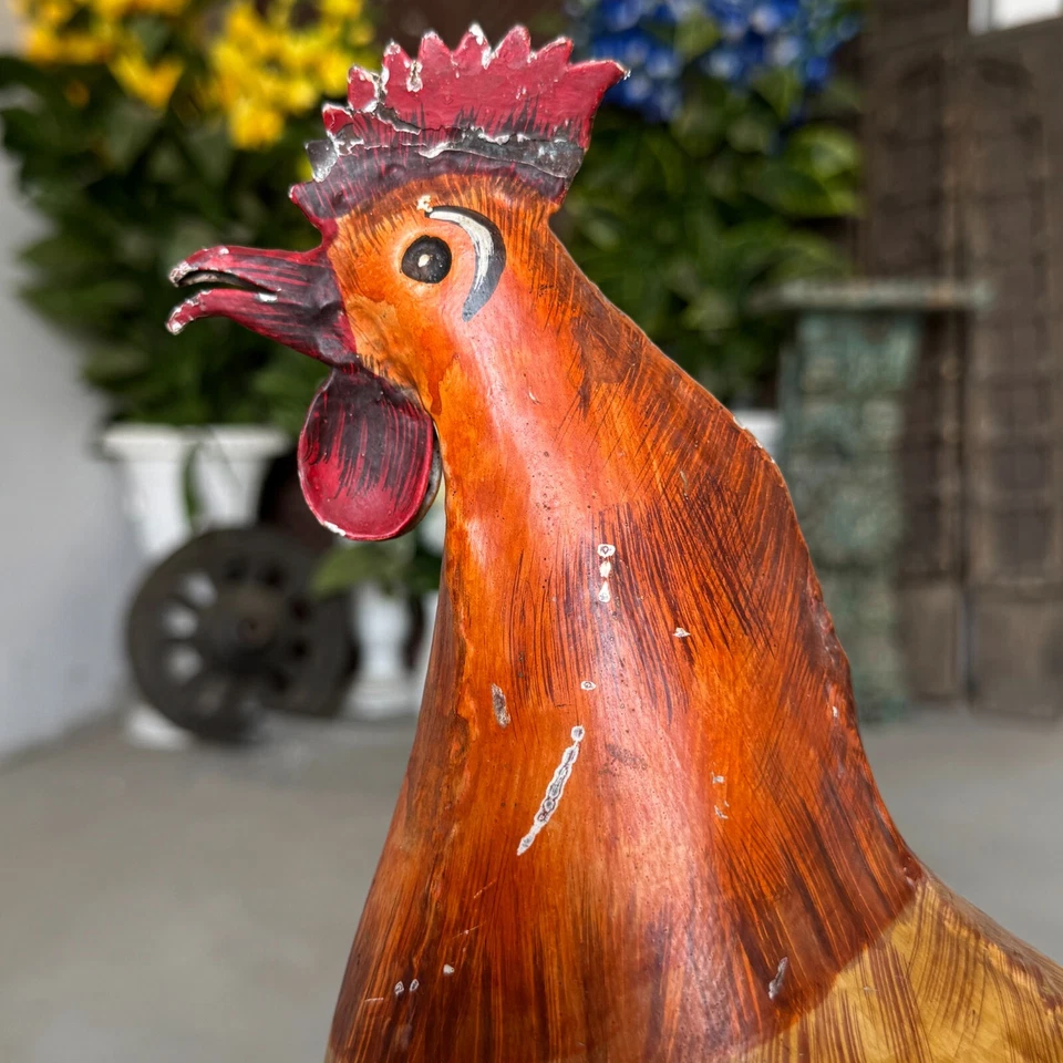 Estatuilla de gallo decorativa vintage antigua hecha a mano de hierro multicolor pintada a mano Foto 3 de 4