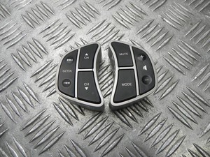 Multifunction buttons for steering wheel Kia CEE'D hatchback 2009 80497