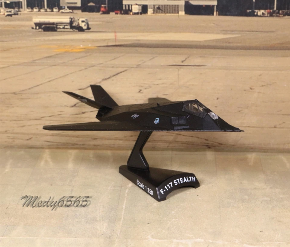 Model Power US Air Force F-117 Stealth Scale1/150 - Image 3 of 4
