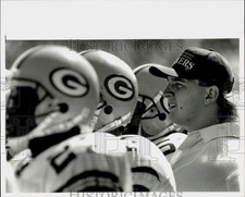 1989 Press Photo Green Bay Packers Football Player Tony Mandarich on Sideline