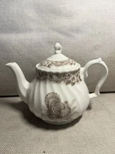 Queen’s Thanksgiving Tea Pot