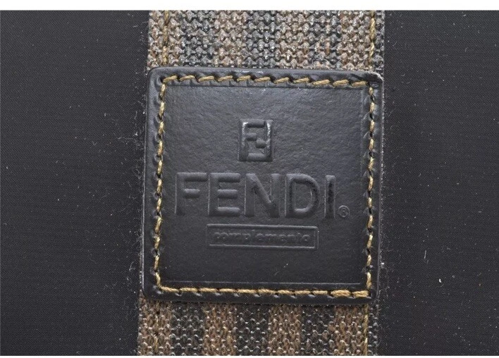Estojo de vaidade FENDI Complemento preto marrom, bolsa de mão, bolsa com espelho e pente FENDI - Imagem 3 de 4