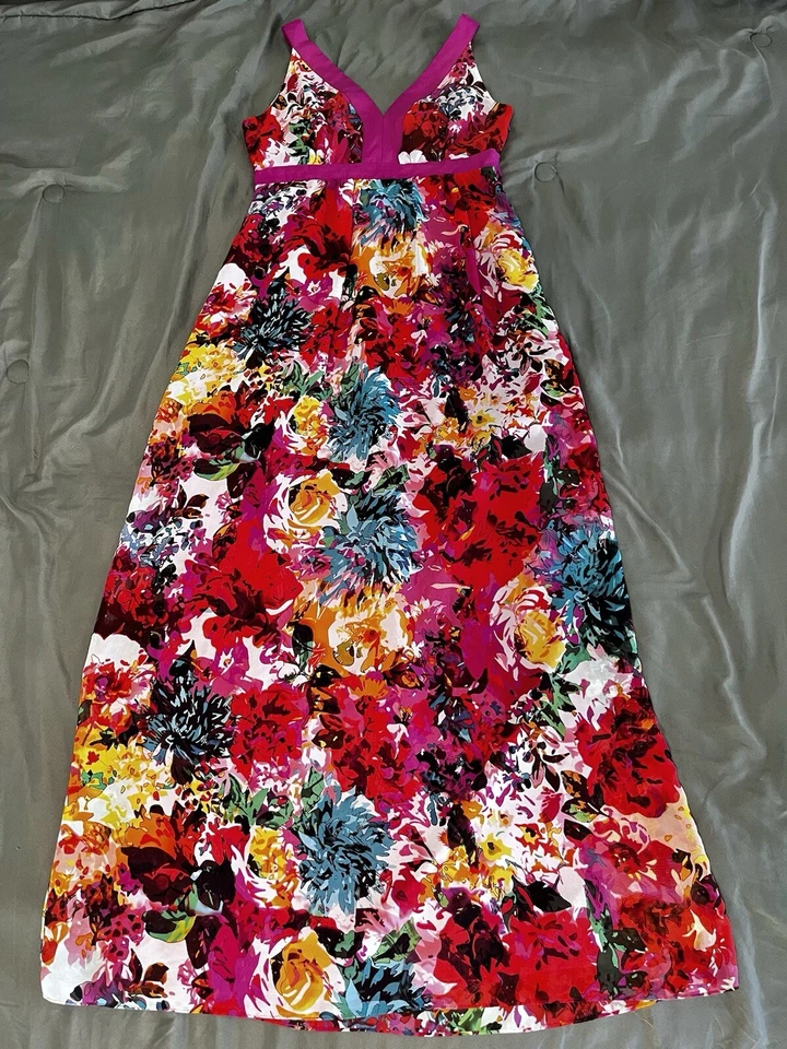 VESTIDO MAXI FLORAL ROSA FÚCSIA sem mangas New York & Co tamanho M - Imagem 3 de 4